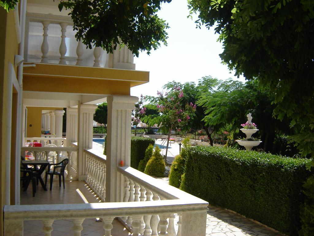 Byala Palace Apartments Extérieur photo
