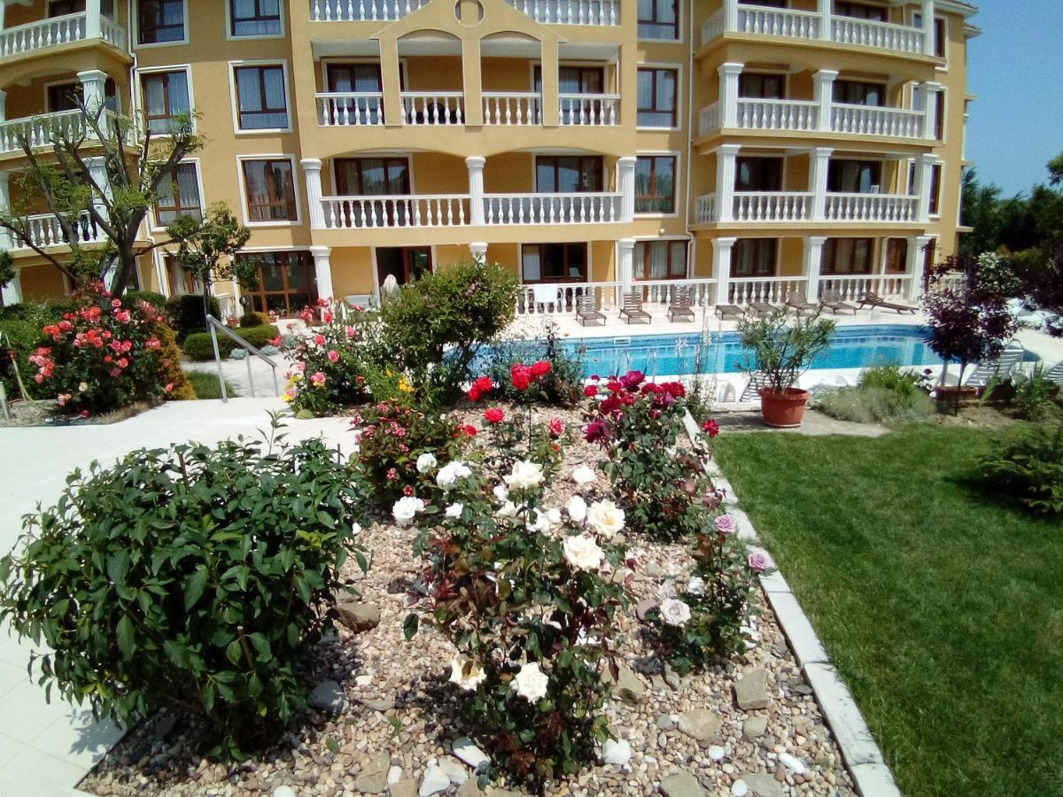 Byala Palace Apartments Extérieur photo